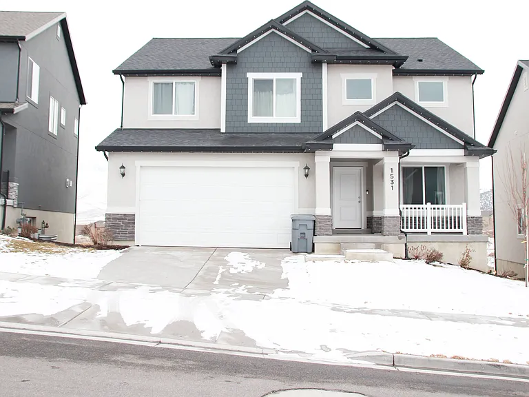 1531 W Stone Gate Dr — Photo 1