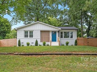 3709 Sargeant Dr, Charlotte, NC 28217