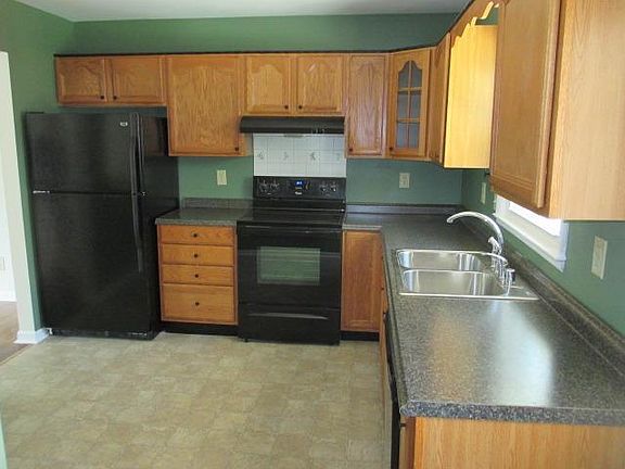 5th image of 2477 Woodhill Dr