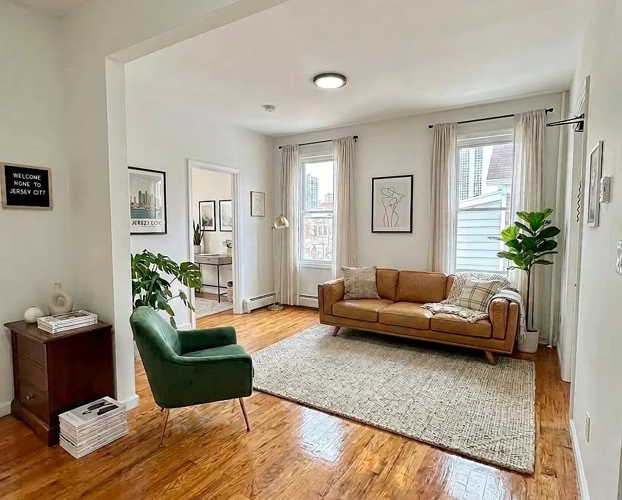 245 Duncan Ave #4