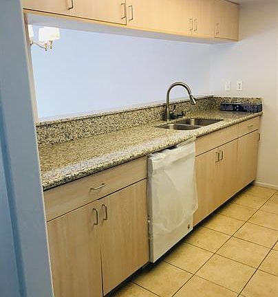 4th image of 11027 Aqua Vista St #11071221