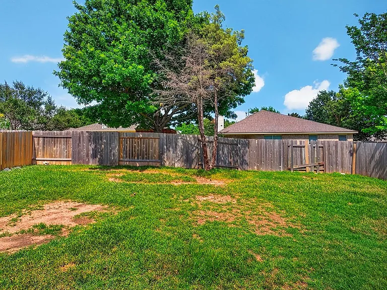 4489 Western Lake Dr — Photo 29