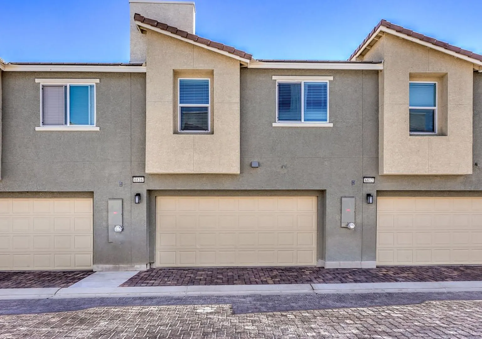 Like-New Townhome with Resort Amenities & Private Balcony — Photo 1