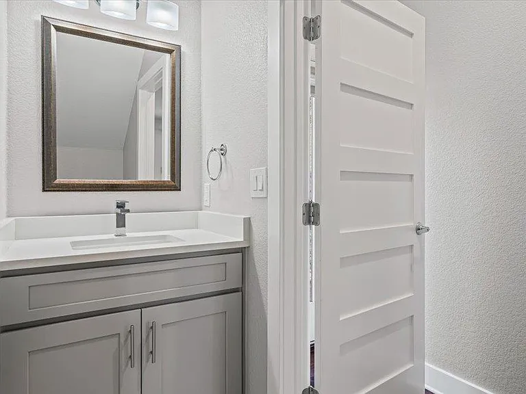 706 Short Kemp St #2 — Photo 14
