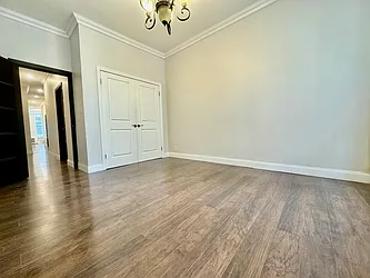 Rented by R New York