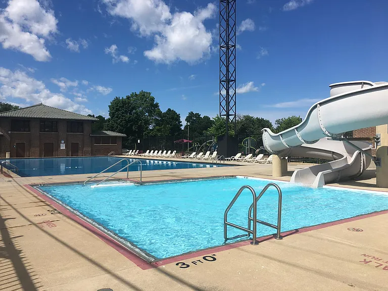 Great public pool only 2 blocks away, grab a towel and walk over for the adult swim times