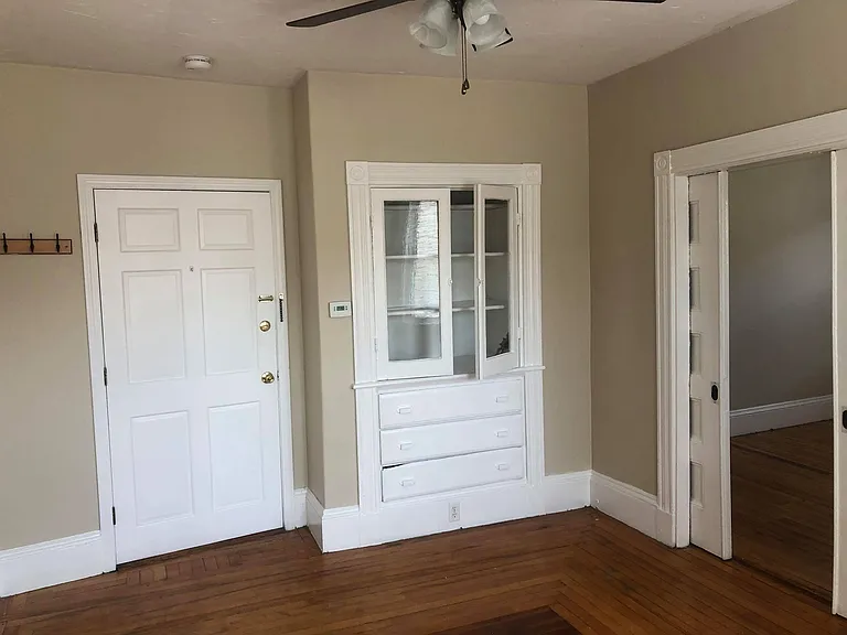 253 Whitwell St #2L — Photo 3