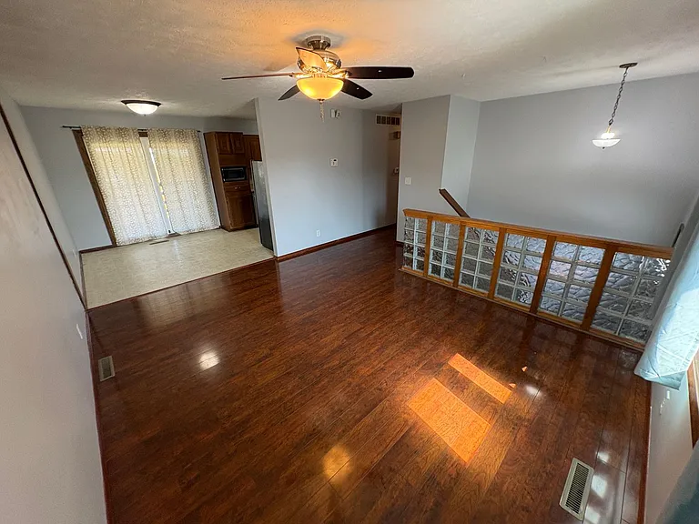1804 Hartley St — Photo 4
