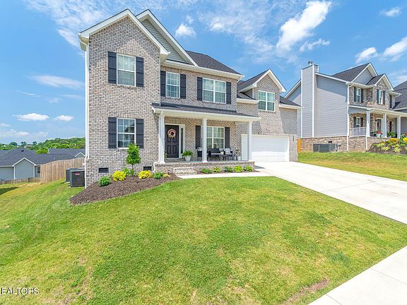 3rd image of 8215 Equinox Ln