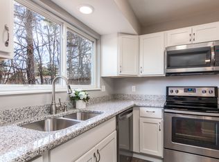 7 Summer Forest Ct, Saint Charles, MO 63304
