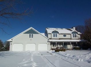 2908 Prairie View Ct, Green Bay, WI 54313