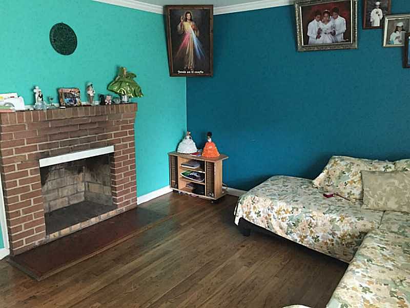 2nd image of 2665 Beechwood Ave