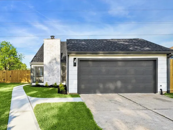 9203 Belle Park Dr, Houston, TX 77099