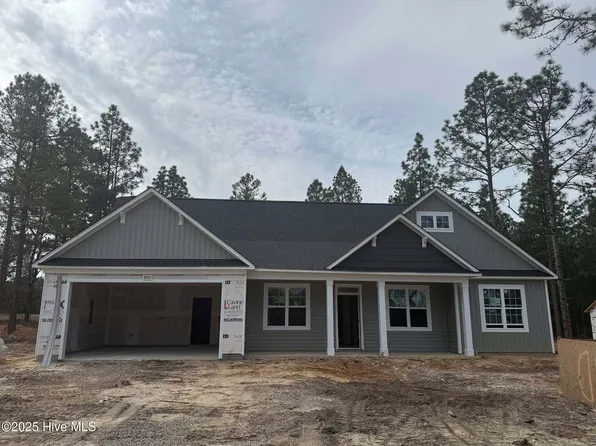800 Winds Way, Aberdeen, NC 28315