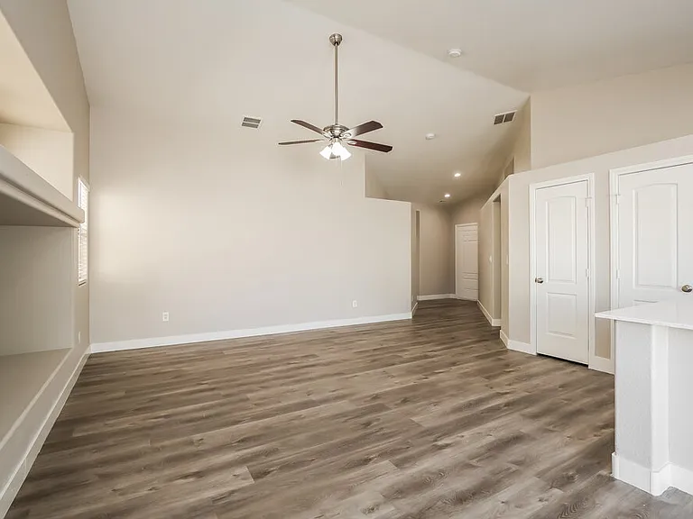 524 W Claxton Ave — Photo 7