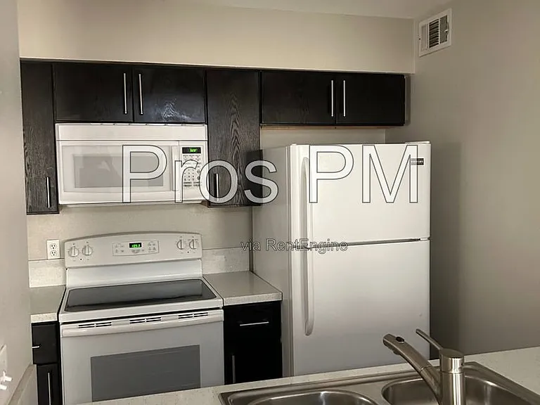 Monarch Place — Photo 38