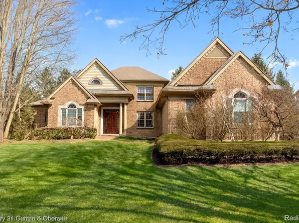 47611 Manorwood Dr, Northville, MI 48167