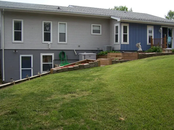 833 Crauns Ln, Quincy, MI 49082