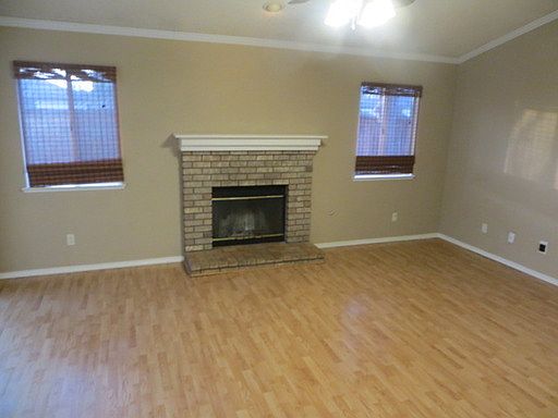 3rd image of 7931 N Mansionette Dr