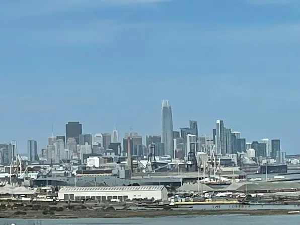 52 Innes Ct APT 402, San Francisco, CA 94124