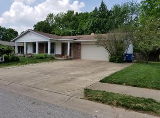 913 Picardy Ln, Saint Charles, MO