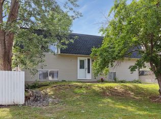 3756 Conroy Trl, Inver Grove Heights, MN 55076