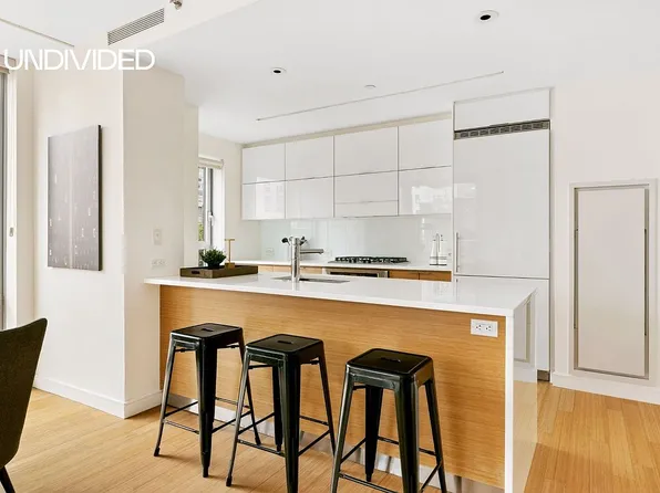 303 E 33rd St APT 7F, New York, NY 10016