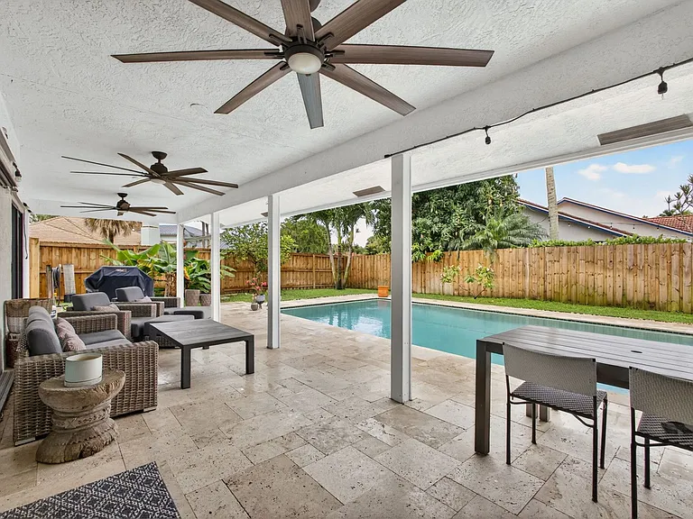 12897 La Rochelle Cir — Photo 57