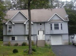 12326 Havenwood Dr, East Stroudsburg, PA 18302
