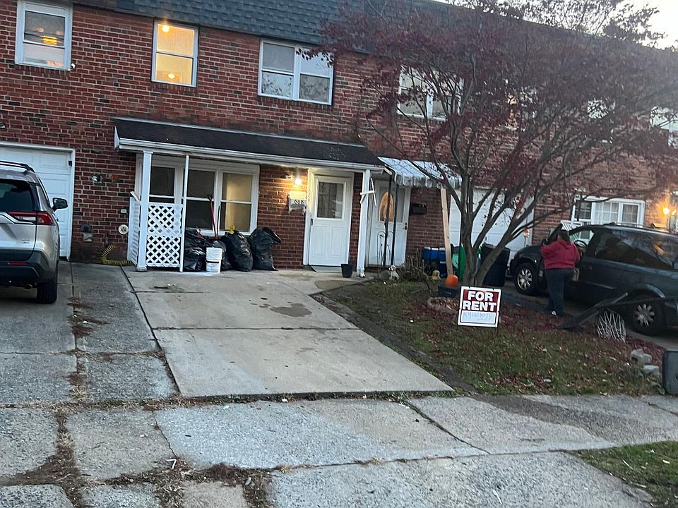 1st image of 686 W Brookdale St