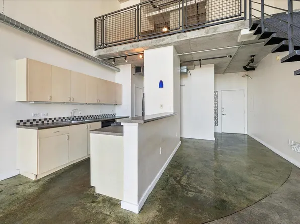 2000 Bagby St APT 13432, Houston, TX 77002