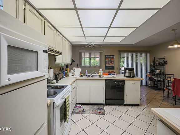 3rd image of 17424 N Jasmine Dr