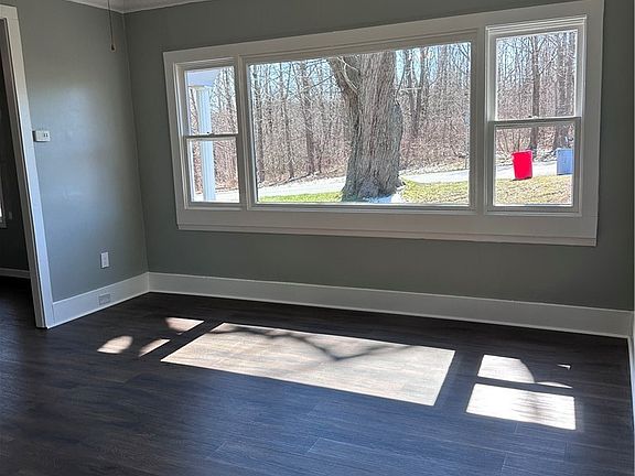 5th image of 1204 Middle Rd