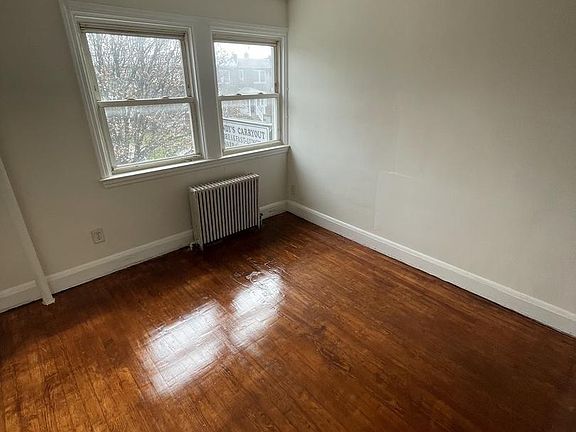 5th image of 100 Willow Spring Rd