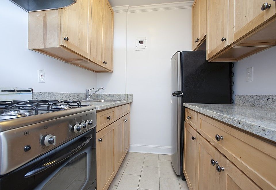 2nd image of 96 Arden St APT 5G