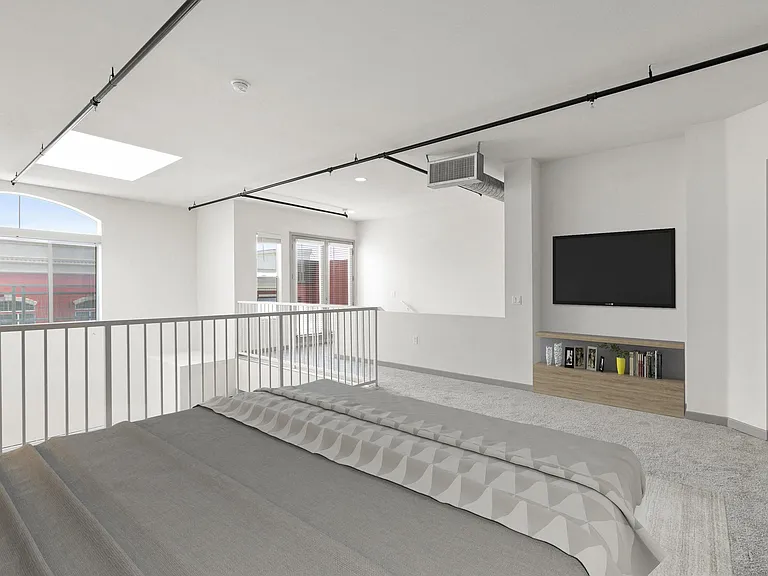 San Pedro Bank Lofts — Photo 15