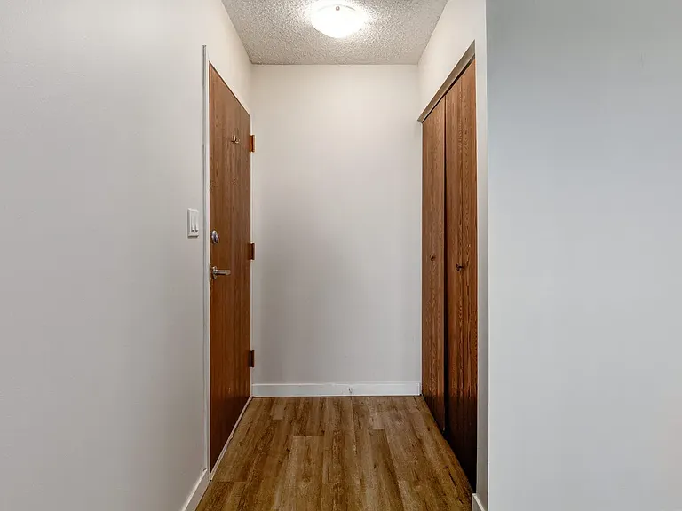 305 Fietz St — Photo 25