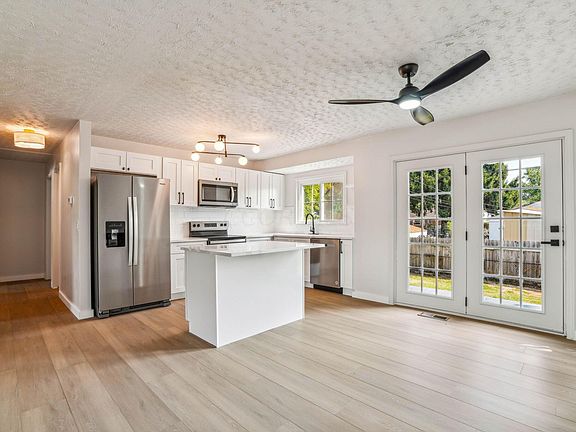 5th image of 2966 Queensrowe Dr