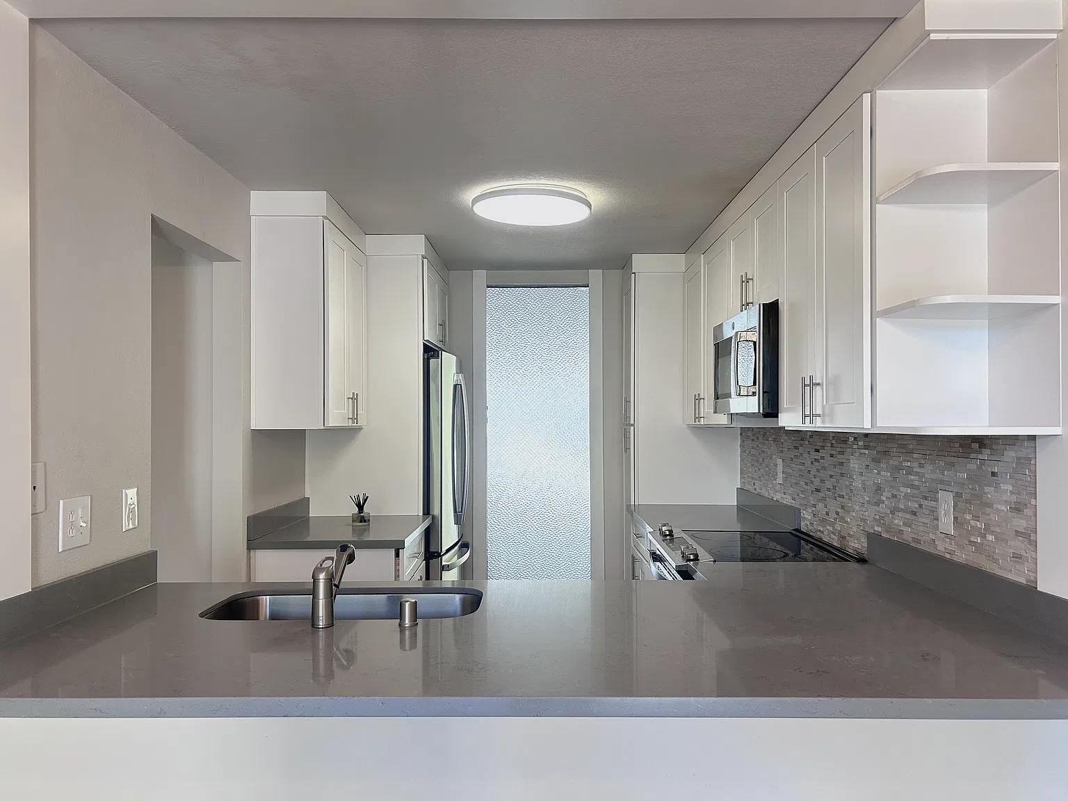 2 bed, 1048 sqft, $3,150 — Photo 4