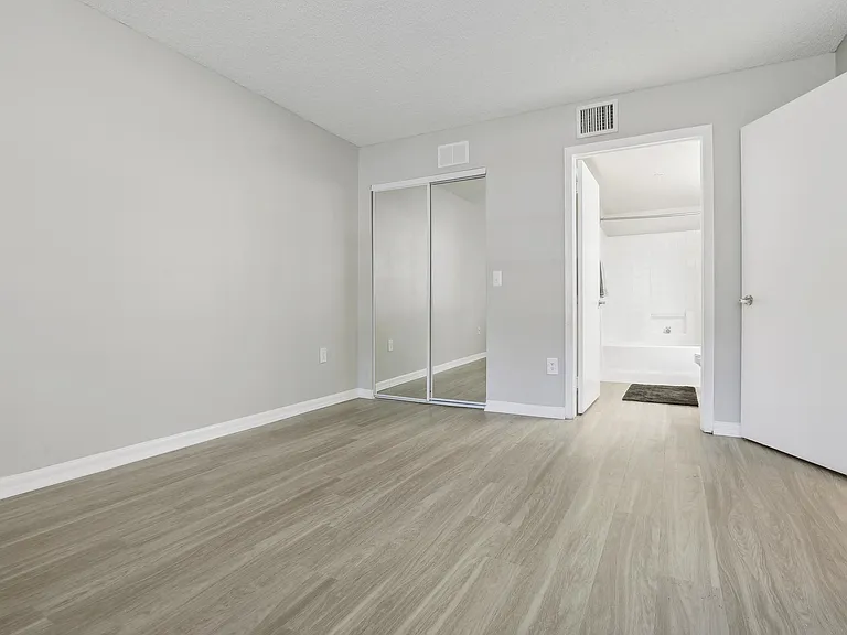 Pembroke Pines Landings Apartments — Photo 25