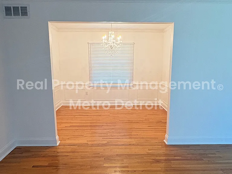 3028 Caswell Dr — Photo 6