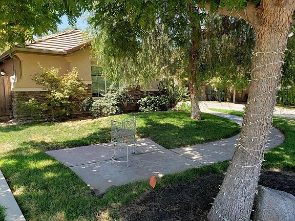 2nd image of 1731 S Laguna St