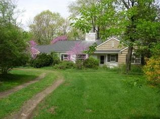 26460 W 14 Mile Rd, Bloomfield Hills, MI 48301