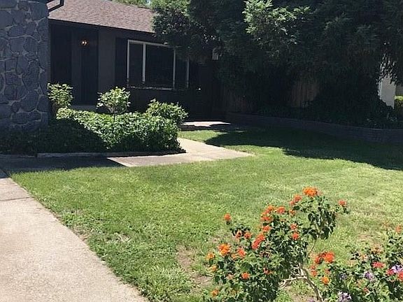 2nd image of 1005 Doncaster Dr