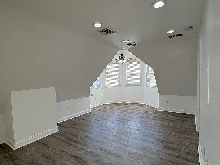24 Somme St #3 — Photo 12