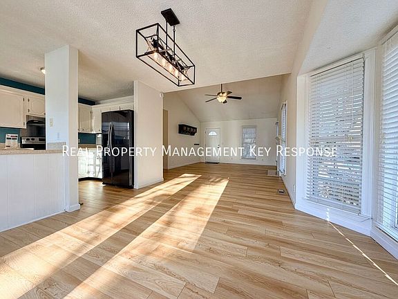 4th image of 108 White Oak Ct