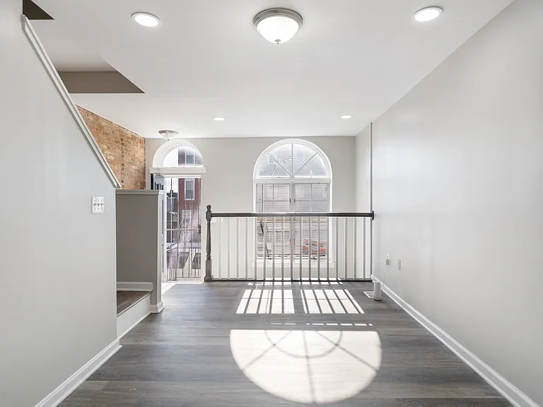 1512 E Lafayette Ave — Photo 6