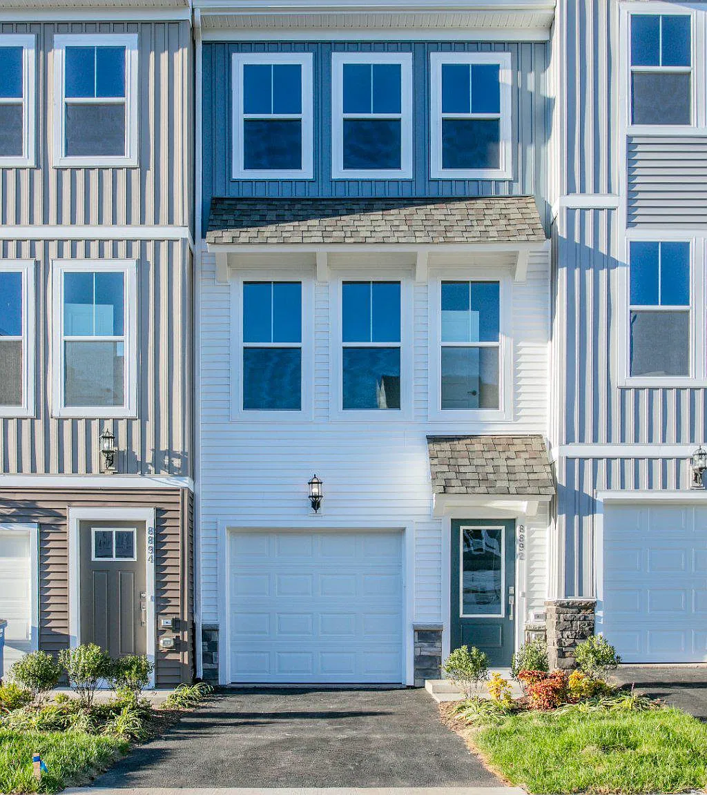 3 bed, 3.5 bath, 1654 sqft, $2,900 — Photo 3