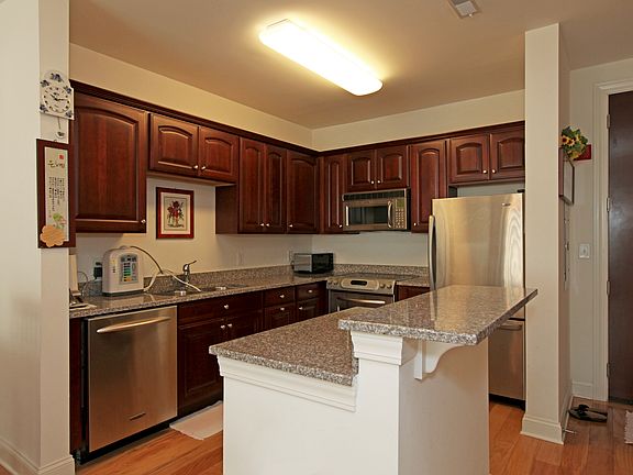 3rd image of 22 Ave At Port Imperial APT 212