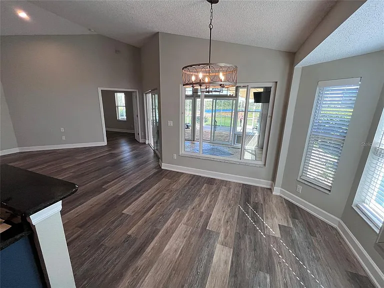 3705 Seminole Dr — Photo 5